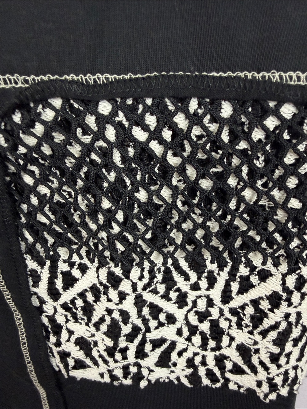 Dolcezza Black Button Front Sleeveless Tunic Vest Top Mesh & Abstract Print - Picture 10 of 13